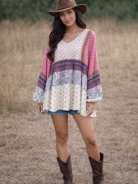 Sundance feminine Peasant Boho
Paisley oversized Blouse Size small